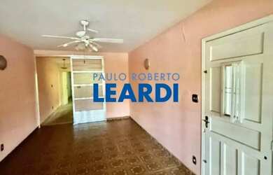 Imagem: A casa possui 3 Dormitórios, 3 Banheiros, 3 Vagas na garagem