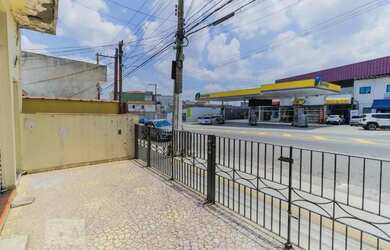 Imagem: A casa possui 4 Dormitórios, 2 Banheiros, 2 Vagas na garagem