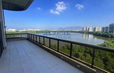 Imagem: O apartamento possui 4 Dormitórios, 5 Banheiros, 4 Vagas na