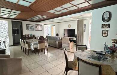 Imagem 3: Casarão no coração da cidade