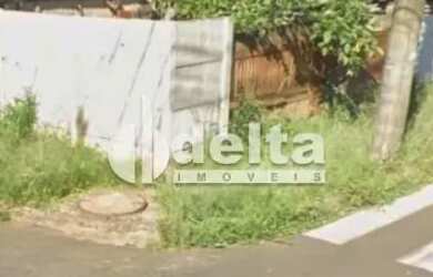 Imagem 2: Área com 784m² disponível para Venda no bairro Lagoinha em Uberlândia-MG