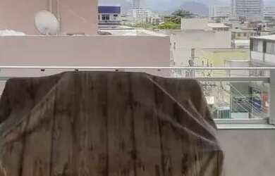 Imagem: O apartamento possui 3 Dormitórios, 1 Banheiro, 1 Vaga na garagem