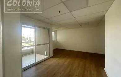 Imagem: O depósito possui 1 Vaga na garagem, 36m² de Área e está