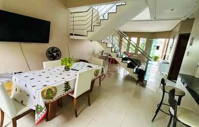 Imagem: A casa em condomínio possui 4 Dormitórios, 3 Banheiros, 2