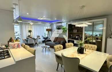 Imagem: O apartamento possui 3 Dormitórios, 3 Banheiros, 2 Vagas na