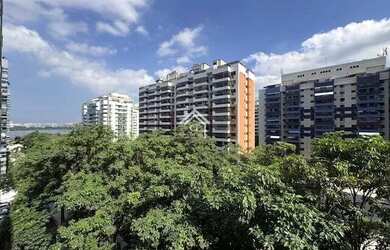 Imagem: O apartamento possui 2 Dormitórios, 3 Banheiros, 1 Vaga na