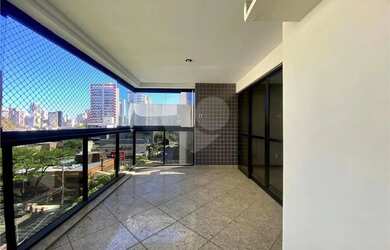 Imagem: O apartamento possui 4 Dormitórios, 3 Banheiros, 3 Vagas na