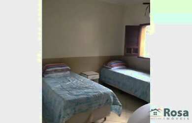 Imagem: A casa possui 3 Dormitórios, 2 Banheiros, 3 Vagas na garagem