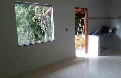 Imagem: A casa possui 2 Dormitórios, 1 Vaga na garagem e 60m² de Área