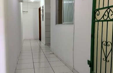 Imagem: A casa possui 2 Dormitórios, 1 Banheiro e está localizado