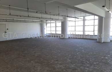 Imagem: O depósito possui 89m² de Área e está localizado em Centro