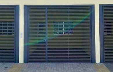 Imagem: A casa possui 2 Dormitórios, 2 Banheiros, 5 Vagas na garagem