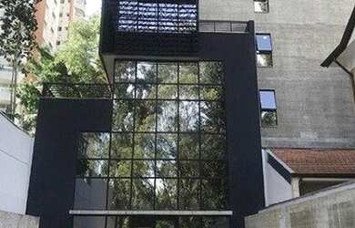 Imagem: O depósito para alugar possui 5 Vagas na garagem, 1858m² de