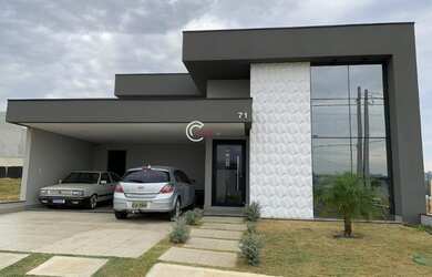 Imagem: A casa em condomínio possui 3 Dormitórios, 4 Banheiros, 4