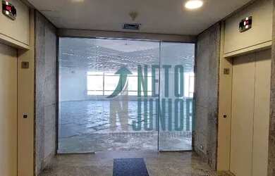 Imagem: O depósito para alugar possui 5 Vagas na garagem e 1832m²