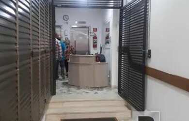 Imagem: O apartamento possui 2 Dormitórios, 1 Banheiro, 77m² de Área