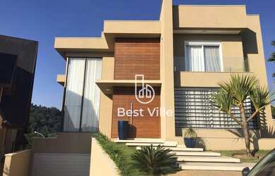 Imagem: A casa em condomínio possui 5 Dormitórios, 5 Banheiros, 5