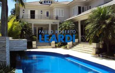 Imagem: A casa em condomínio possui 5 Dormitórios, 1 Banheiro, 5 Vagas