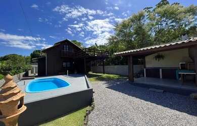 Imagem: A casa possui 3 Dormitórios, 1 Banheiro, 337m² de Área e