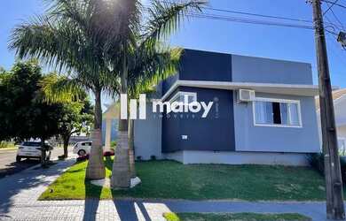 Imagem: A casa possui 3 Dormitórios, 2 Banheiros, 4 Vagas na garagem