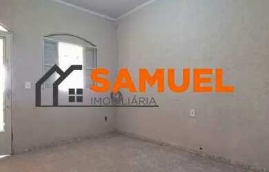 Imagem: A casa possui 2 Dormitórios, 1 Banheiro, 2 Vagas na garagem