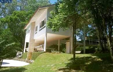 Imagem: A casa em condomínio possui 3 Dormitórios, 3 Banheiros, 3