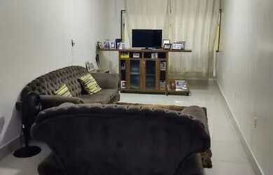 Imagem: A casa possui 4 Dormitórios, 4 Banheiros, 4 Vagas na garagem