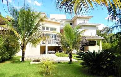 Imagem: A casa em condomínio possui 5 Dormitórios, 5 Banheiros, 3