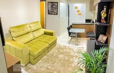 Imagem: O apartamento possui 2 Dormitórios, 1 Banheiro, 1 Vaga na garagem