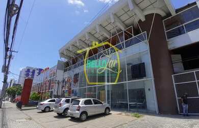 Imagem: O depósito possui 5 Vagas na garagem e 400m² de Área e está