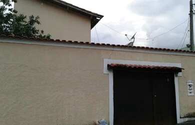 Imagem: A casa possui 5 Dormitórios, 5 Banheiros, 2 Vagas na garagem