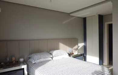 Imagem: A casa em condomínio possui 3 Dormitórios, 4 Banheiros, 2