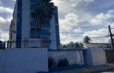 Imagem: O apartamento possui 3 Dormitórios, 1 Banheiro, 1 Vaga na garagem