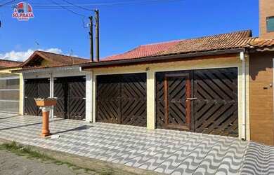 Imagem: A casa possui 2 Dormitórios, 2 Banheiros, 2 Vagas na garagem