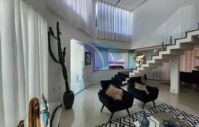 Imagem: A casa possui 3 Dormitórios, 4 Banheiros, 2 Vagas na garagem