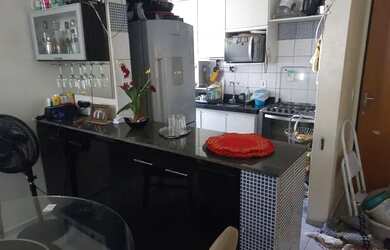 Imagem: O apartamento possui 2 Dormitórios, 1 Banheiro, 1 Vaga na garagem