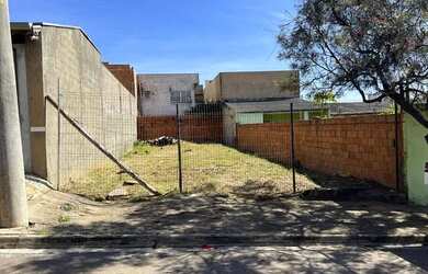 Imagem: O terreno possui 165m² de Área e está localizado em Parque