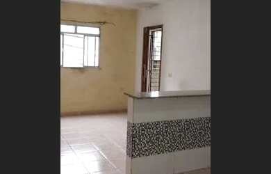 Imagem: A casa possui 2 Dormitórios, 1 Banheiro, 1 Vaga na garagem