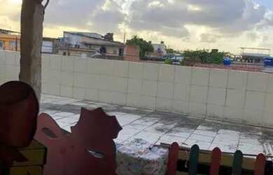 Imagem: A casa possui 2 Dormitórios, 2 Banheiros, 1 Vaga na garagem