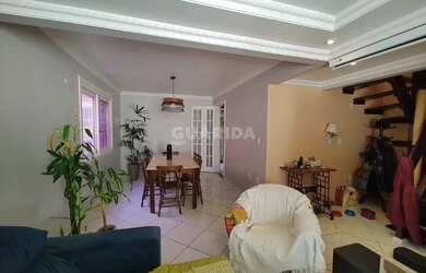 Imagem: A casa em condomínio possui 3 Dormitórios, 2 Banheiros, 1