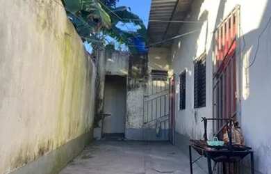 Imagem: A casa possui 2 Dormitórios, 1 Banheiro e está localizado