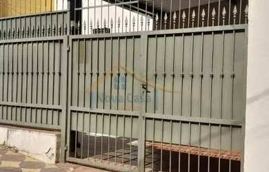 Imagem: A casa possui 2 Dormitórios, 2 Banheiros, 2 Vagas na garagem