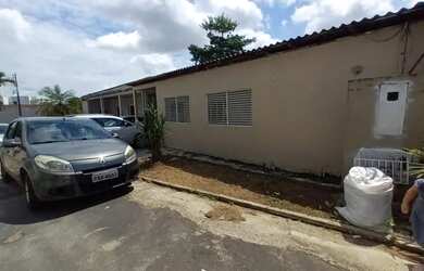 Imagem: A casa possui 3 Dormitórios, 3 Banheiros, 2 Vagas na garagem