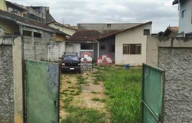 Imagem: A casa possui 1 Dormitório, 1 Banheiro, 1 Vaga na garagem