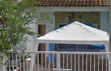 Imagem: A casa possui 2 Dormitórios, 2 Banheiros, 2 Vagas na garagem