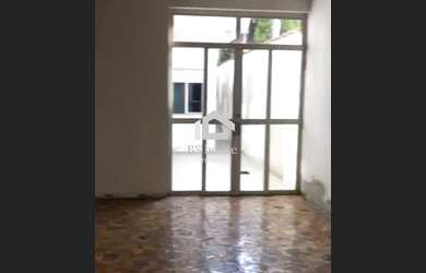 Imagem: A casa possui 3 Dormitórios, 5 Banheiros, 4 Vagas na garagem