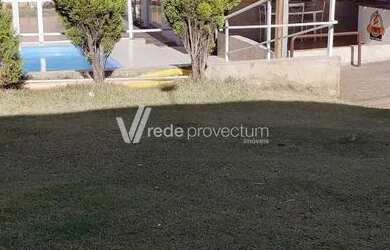 Imagem: A casa possui 1 Dormitório, 2 Banheiros, 5 Vagas na garagem