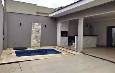 Imagem: A casa possui 2 Dormitórios, 2 Banheiros e 158m² de Área