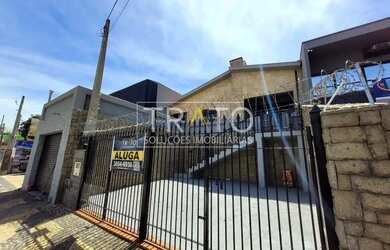 Imagem: A casa possui 2 Dormitórios, 2 Banheiros, 2 Vagas na garagem