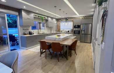 Imagem 5: Casa Alto Padrão à Venda em Cachoeira do Bom Jesus 5 Suítes, Piscina...